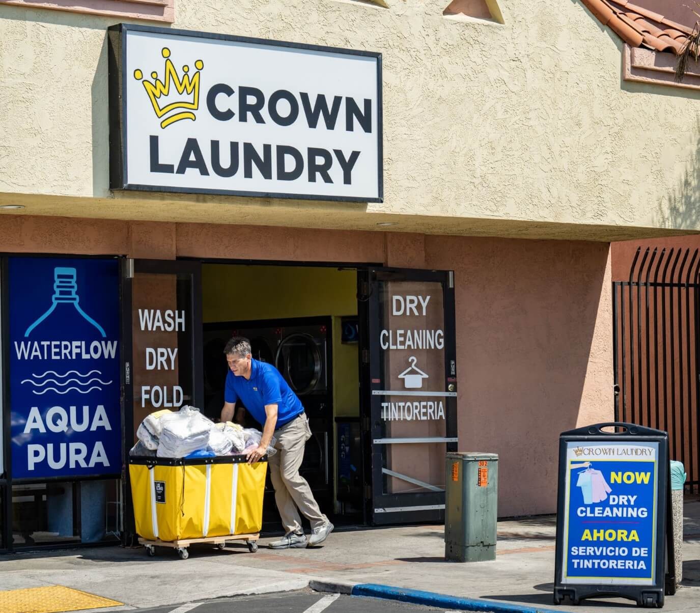 Tablecloth laundry service for businesses in 92105, California